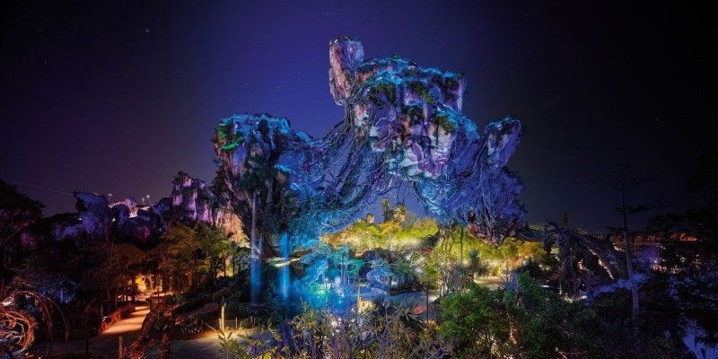 DoD12345679's tweet photo. These new nighttime photos of #Pandora - The World of #Avatar are absolutely stunning. Released by Bloomberg. #Disney has outdone itself! https://t.co/6jozKsElPI
