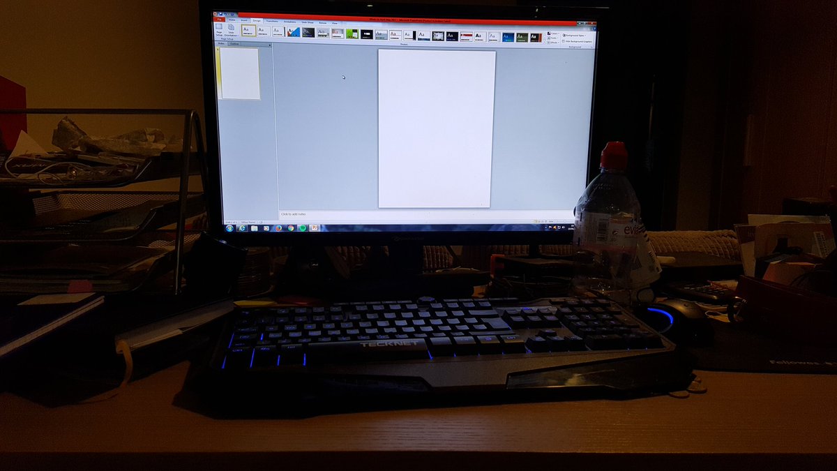 sas_ellie's tweet photo. My perch for the next hour or so! #posterdesign #socialmedia #WomeninBusiness #bitblank https://t.co/qSLiisEh03