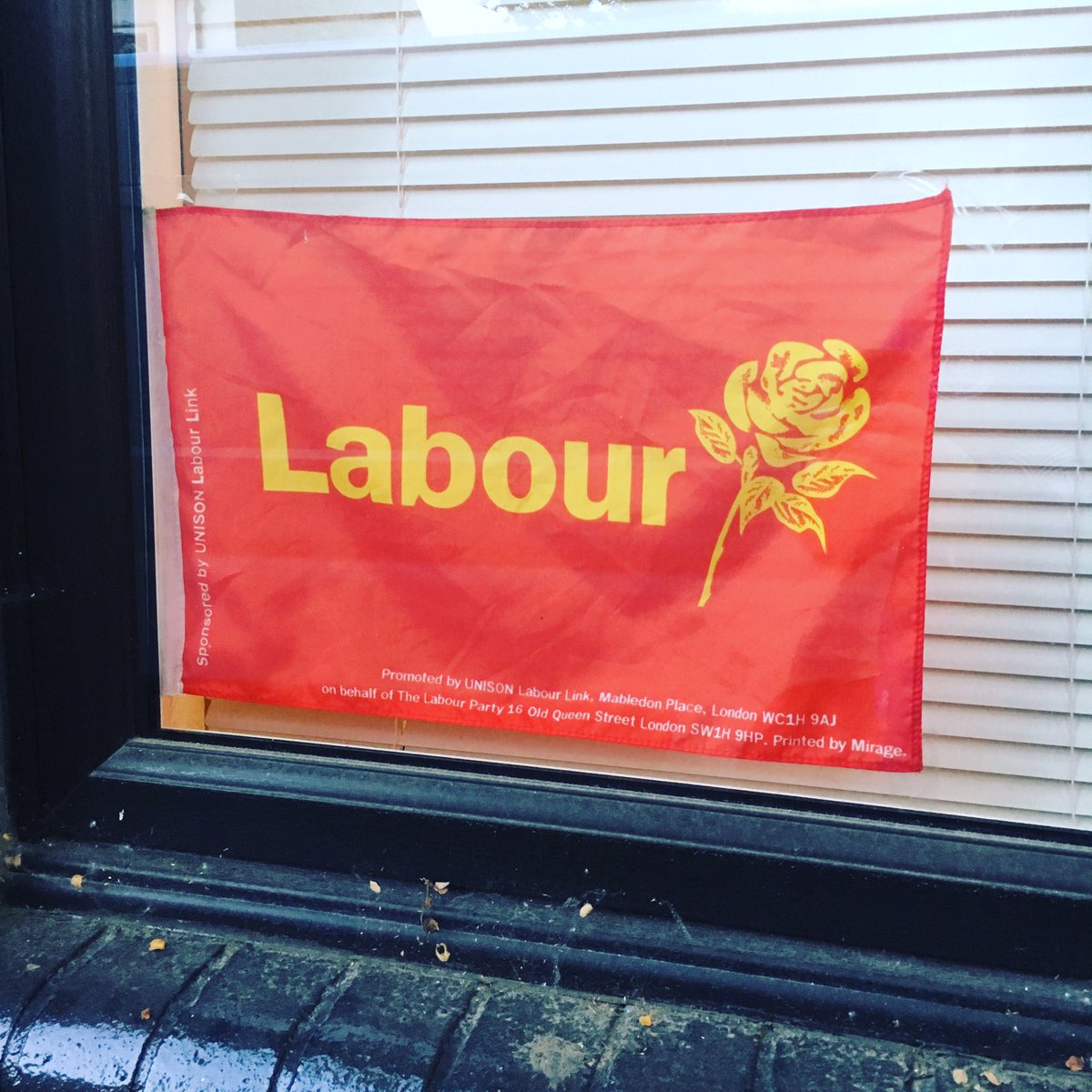 First #Labour flag up on #CannHall. Looking forward to seeing our members out on the doorstep in the next 50 day. #VoteLabour #GE17 🌹
