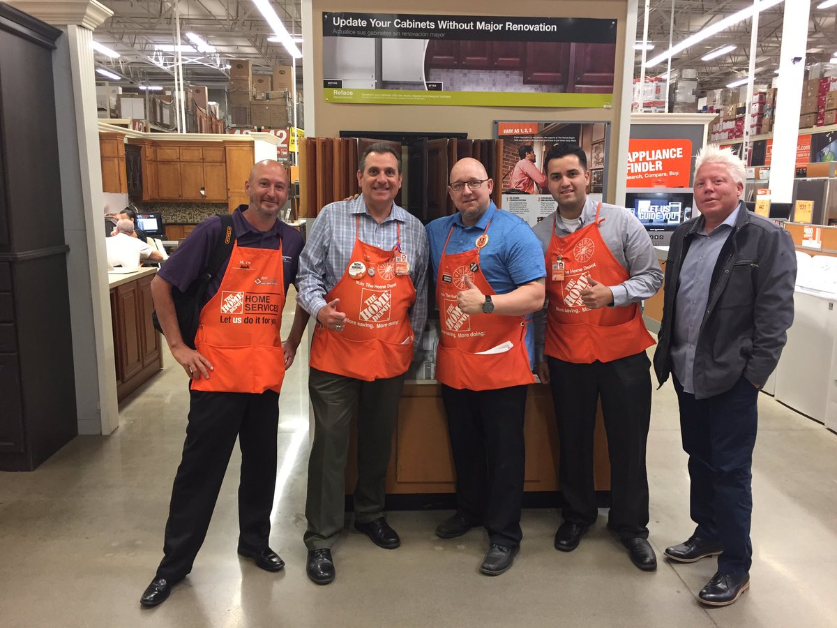 Connectivity at THD Oxnard #1040 with SASM JT, HDMS Josh &amp; Frank.  Video Wall coming soon!
Great Teamwork-Go TEAM ABC!