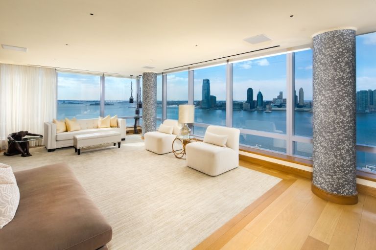 AbodeTwo's tweet photo. Up in the Sky Manhattan Apartment For $17m! #TyraBanks #celebhomes #luxury #UShomes 
https://t.co/Gl25eiC5Ch https://t.co/OVIJeYVaGP