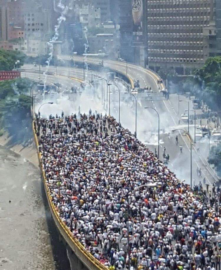 Caracas Chronicles tweet media