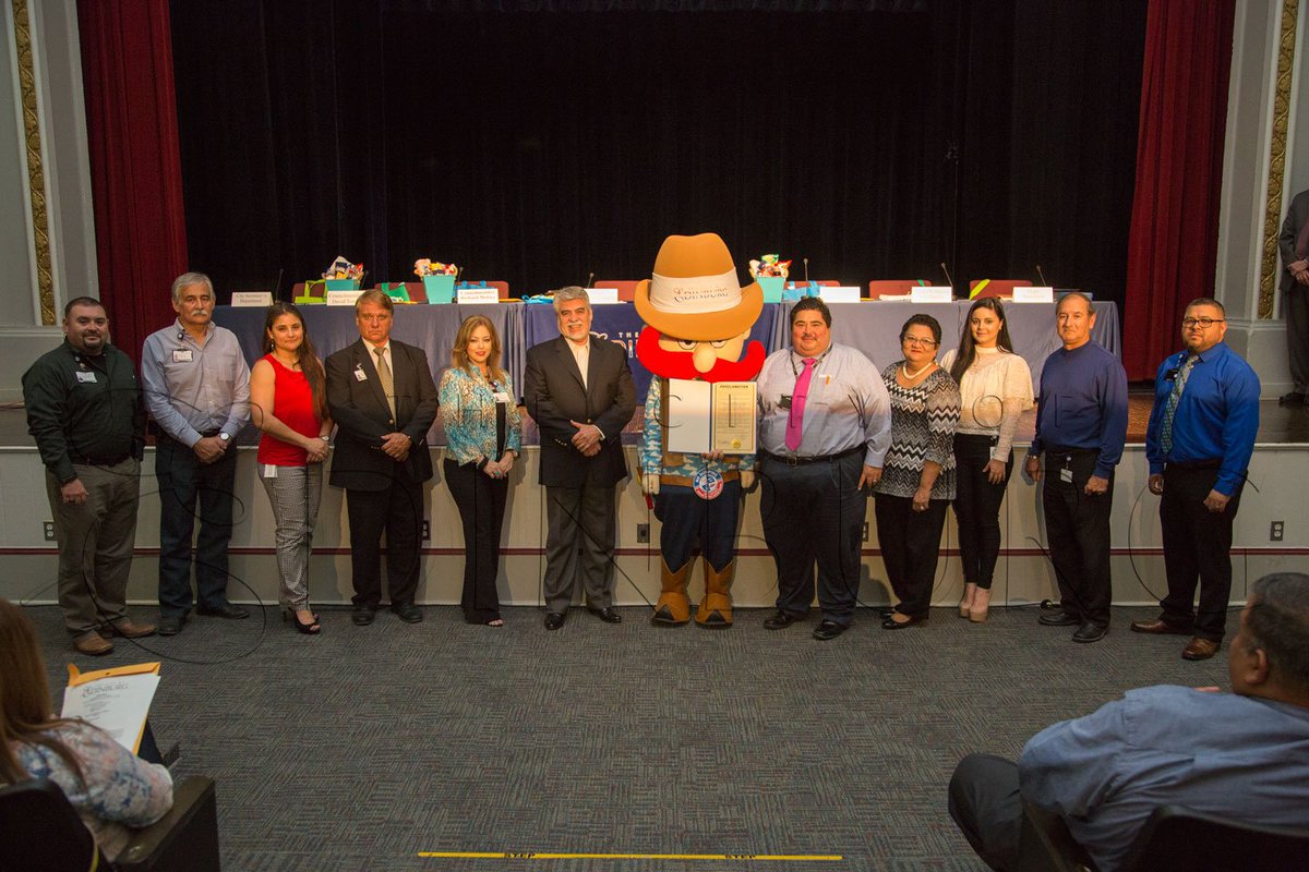 cityofedinburg's tweet photo. Mayor Richard H. Garcia presented Cool City Celebration organizers with a proclamation. ➡️ https://t.co/pleSK1WviQ https://t.co/i80qECMou1