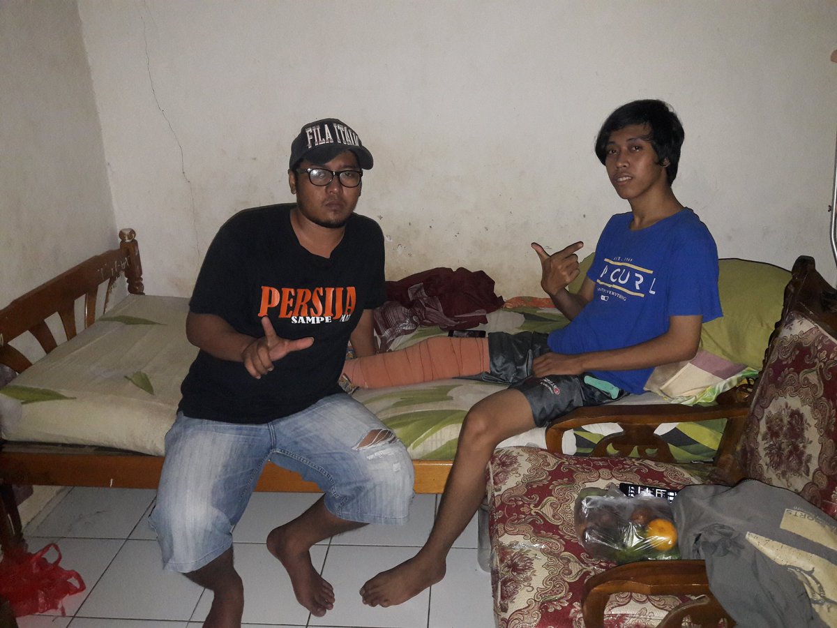 bontotoriginal's tweet photo. @JakCilodong Inget ini anak tapos ga..? Mangke nye depok jangan kebanyakan maen sama Bonek.. Otak Pake Otak..#AnakManja https://t.co/9gLqQpy6e6