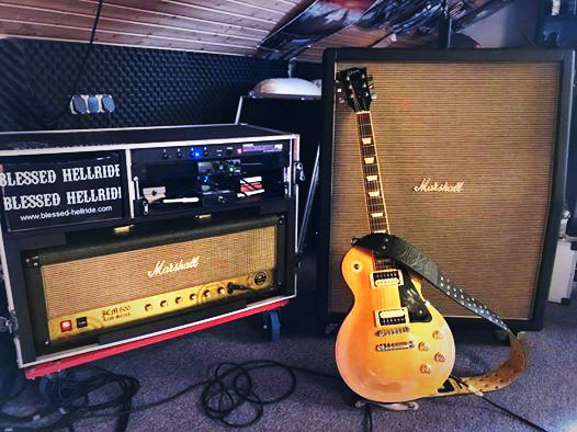 HellrideMusic's tweet photo. Jack Stoneds rigg of doom! #Hellridespirit @marshallamps @gibsonguitar @ZakkWyldeBLS https://t.co/WLcysB4jAV