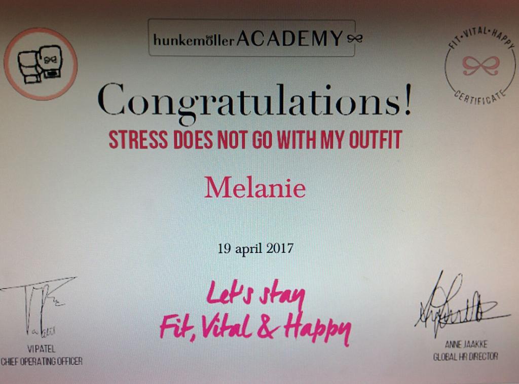 Vanaf nu ga ik minstens 1x per week yoga doen en drink ik minimaal 1L water p/dag! #hkmfit #hkmacademy