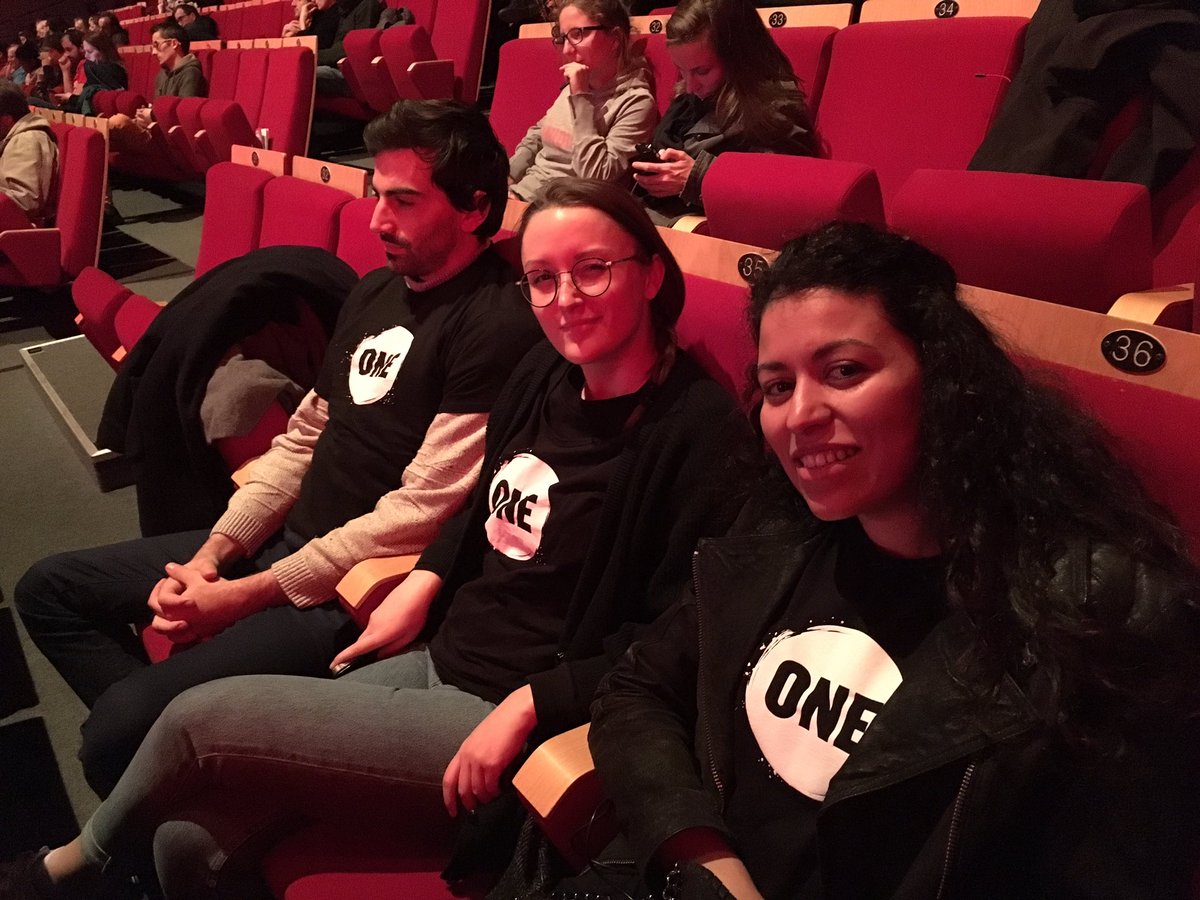 Bonsoir @PhilippePoutou, les jeunes ambassadeurs de @ONE_Fr sont présents à  #PoutouAubervilliers pour vous rencontrer. #CapOuPasCap