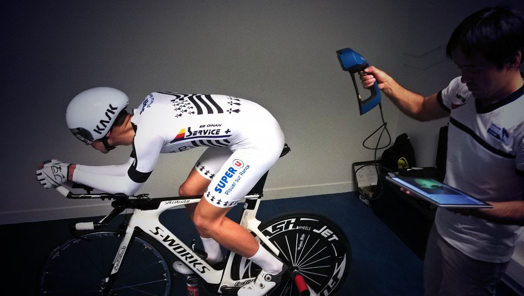EmmanuelBrunet's tweet photo. Tests #aero du jour au @Velodrome_nat @sqy @FFCyclisme. Des athlètes au top https://t.co/UcLFlzsQR2