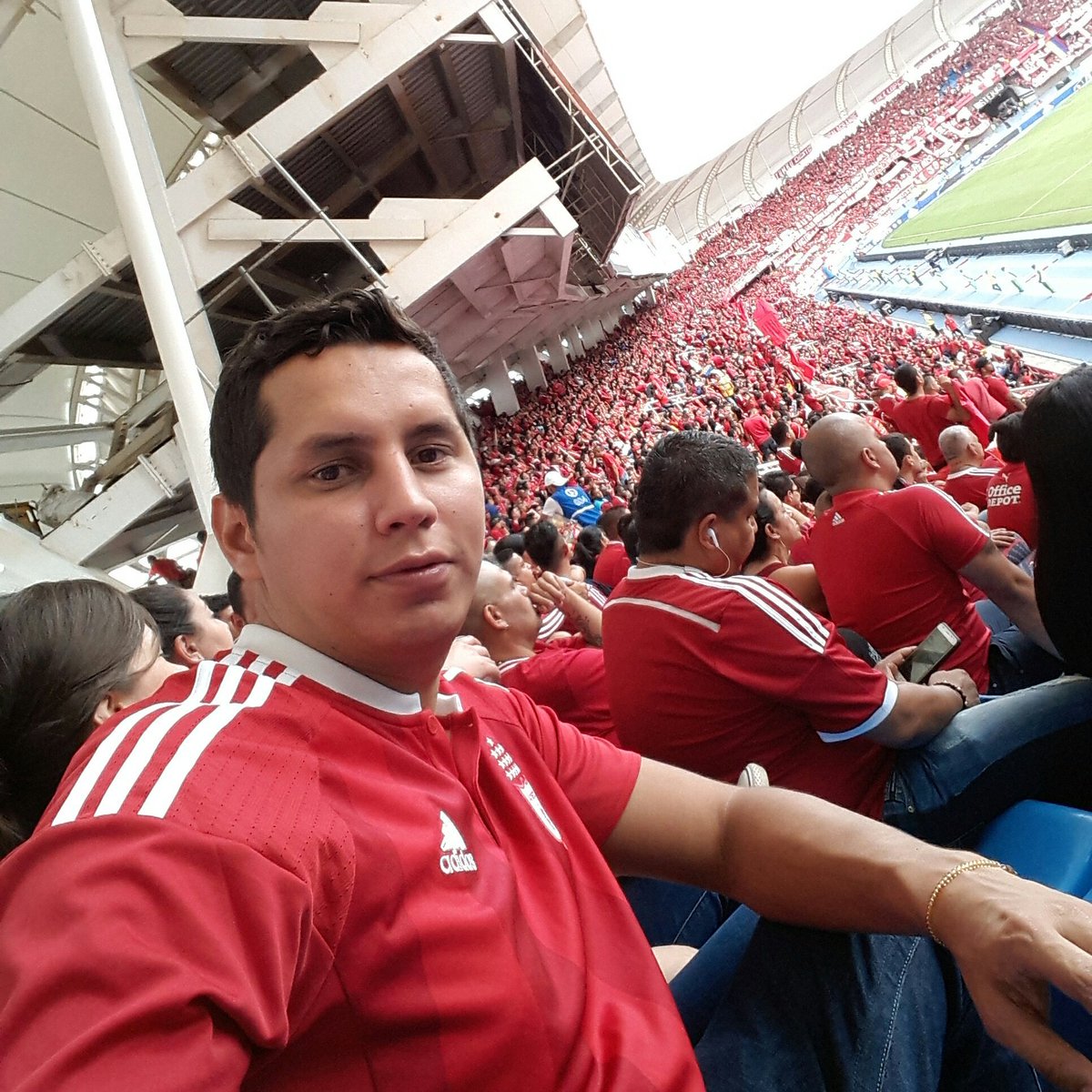 Ozkr77's tweet photo. #NuevaFotoDePerfil https://t.co/nmTa2jQiWF