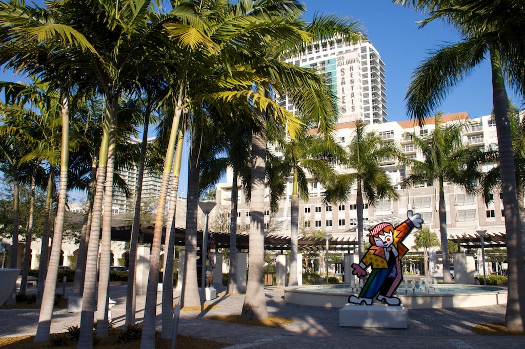 All of your shopping, dining and entertainment needs are met at The Shops at Midtown, only a quick walk from EVE.