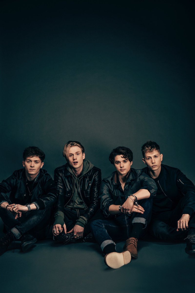 TheVamps_POL's tweet photo. Nowe zdjęcie profilowe chłopaków na portalach społecznościowych! https://t.co/rWuM4uQ6tm