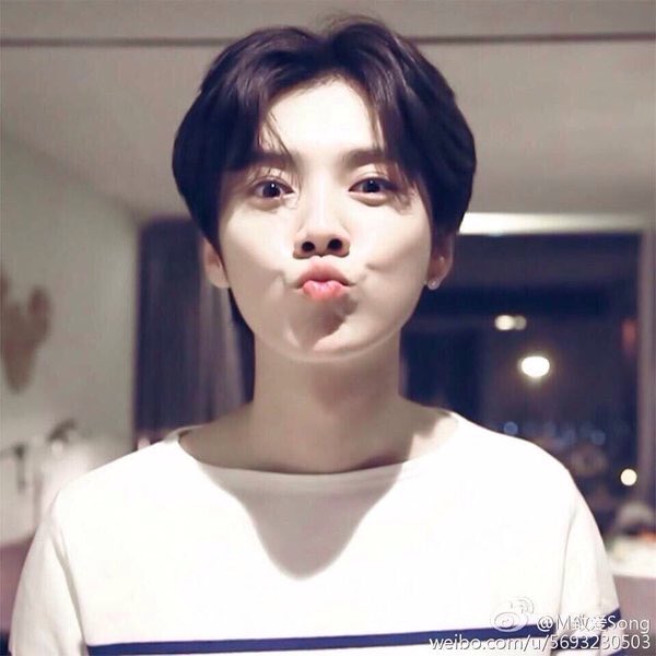 rapunzelfied's tweet photo. i tried to make it different from last years but oh well i love him anyway
#HappyLuhanDay #AlwaysWithLuhan https://t.co/rVdDJZq6oI