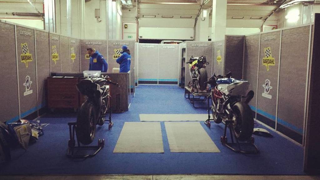extremerservice's tweet photo. Ci siamo... #civ 2017 al via e #box in allestimento a #imola per #extremeracingservice #Bardahl #bardahloil #MvAgusta #F3 #f3675 @civ.tv #s… https://t.co/ubgaCqVFZA