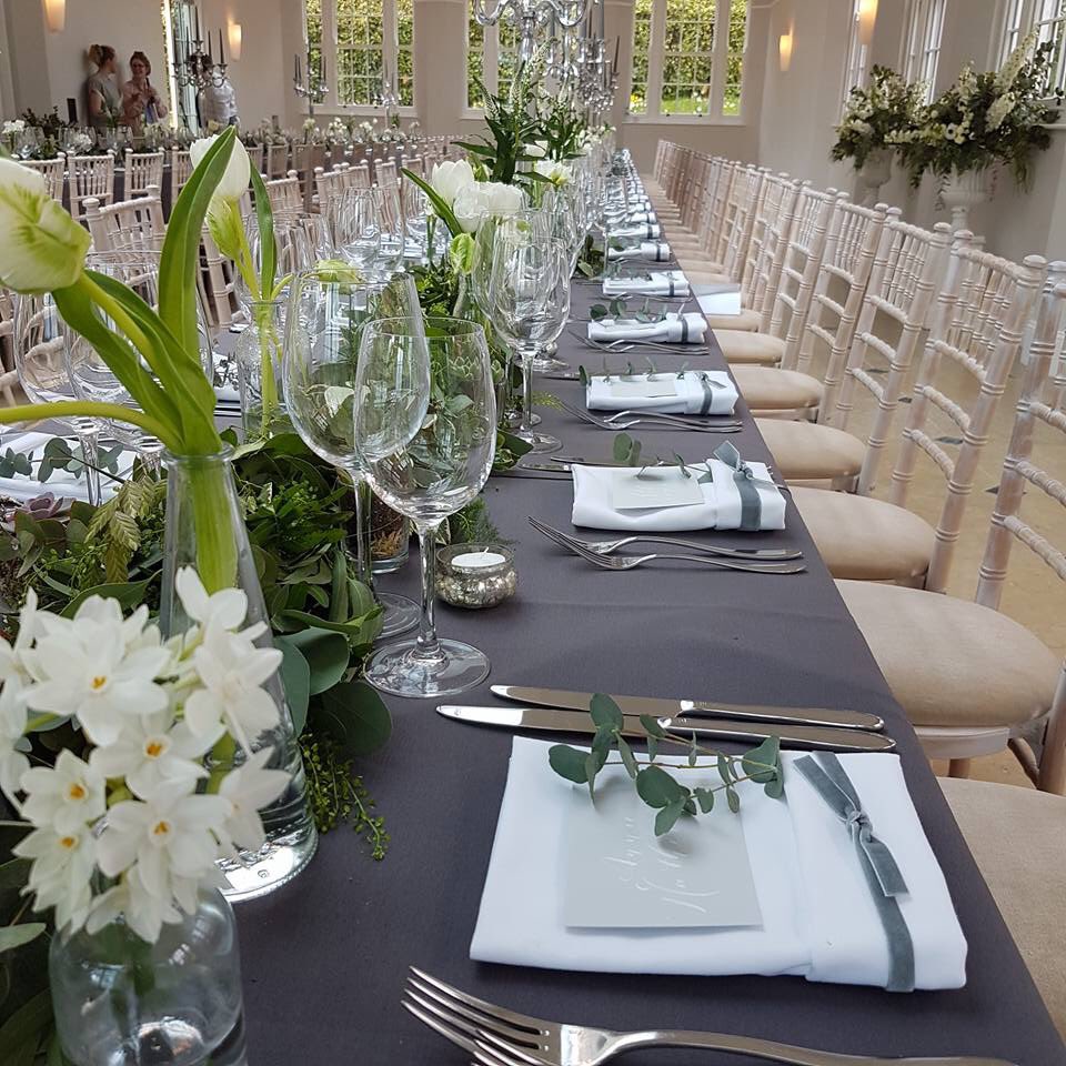 🌿Do love a long table to design &amp; style....great teamwork with @foxybudflowers <a href="/emmfloral/">Emma Hewlett</a> <a href="/deWintonPaperco/">de Winton Paper co</a> at <a href="/RockbeareManor/">Rockbeare Manor</a> #weddinghour🌿