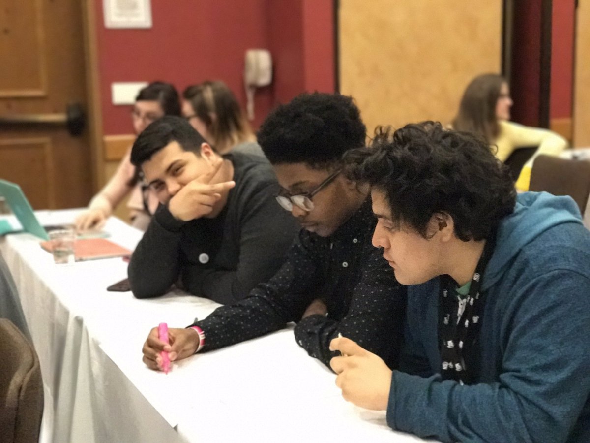 edUcation_frwd's tweet photo. Major #reflection and #engagement through interactive conversations about #PBL and #LearningIndependence @Institute4PL @DwightOsmon #ISN2017 https://t.co/ncAQCBSYfU