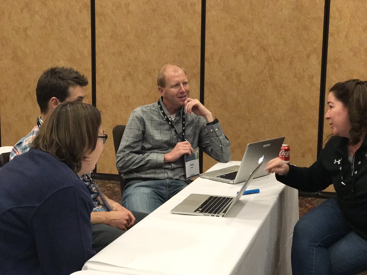 edUcation_frwd's tweet photo. Major #reflection and #engagement through interactive conversations about #PBL and #LearningIndependence @Institute4PL @DwightOsmon #ISN2017 https://t.co/ncAQCBSYfU