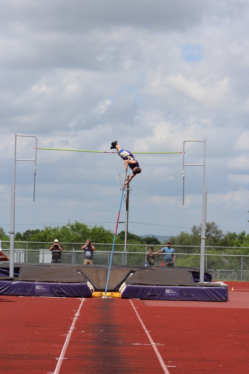 Picayune_Fierro's tweet photo. Other @mfhsports athletes at area meet @Ojay1975 @JessicaWithrow1 @llgirlfriend @Tj_22_14 https://t.co/XEuIplOzdM