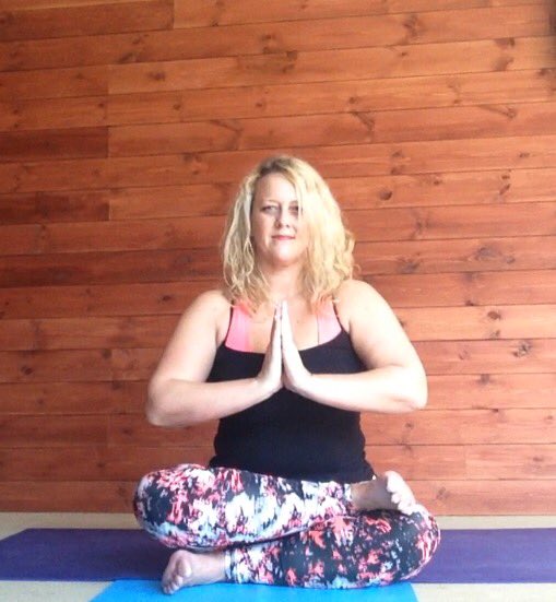 redwolfyoga's tweet photo. Day 19 #DOYOUvinyasa Substituted pose today* #redwolfyoga #agnistambhasana #firelogpose #doublepigeon #yoga #hipopener #yogalife #sheffield https://t.co/OCU3bpwD6v