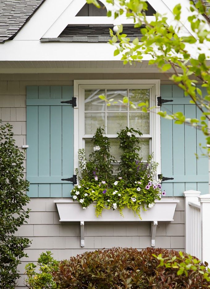 RealtorBClemons's tweet photo. Want to add #curbappeal? Shutters can transform the appearance of your exterior! #homepr... https://t.co/sp2iERuhld https://t.co/jLZiTblVmH