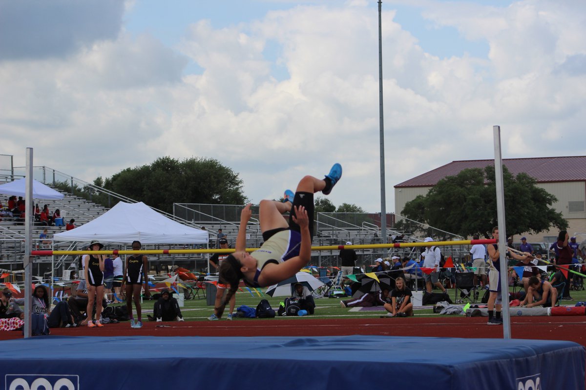 Picayune_Fierro's tweet photo. Other @mfhsports athletes at area meet @Ojay1975 @JessicaWithrow1 @llgirlfriend @Tj_22_14 https://t.co/XEuIplOzdM