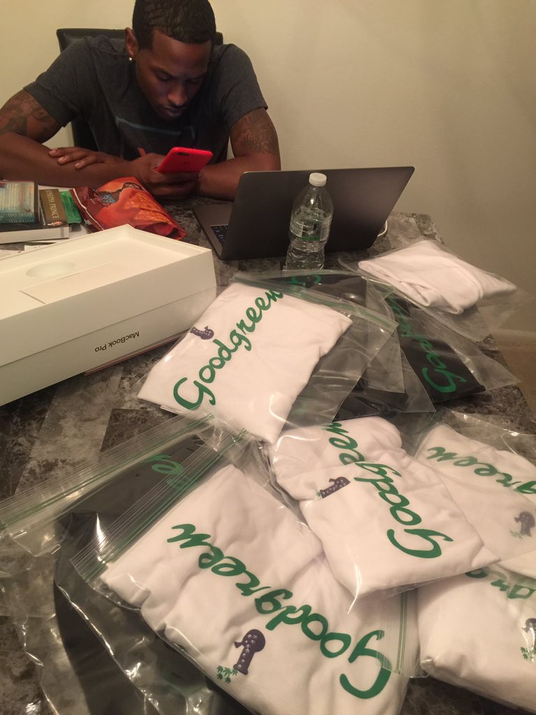 Papi_Trulo's tweet photo. @tydollasign Got #goodgreen #Nowalgreens https://t.co/aktMHRr7np