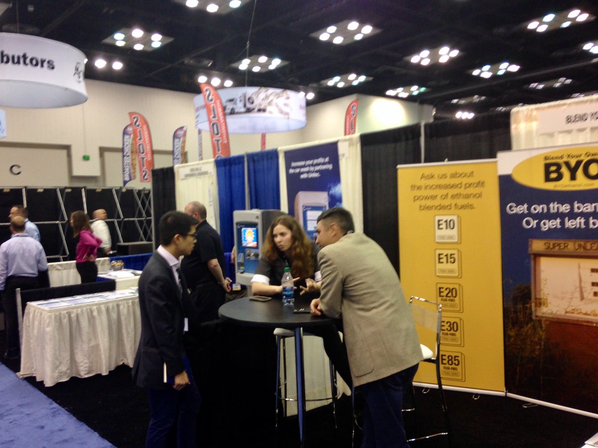 FlexFuelForward's tweet photo. @liz_bunkers & Adam Andrews with @kycornfed talk #RINS with an attendee during #MPACT2017 at booth #1118 today! https://t.co/8dObxUOhwS
