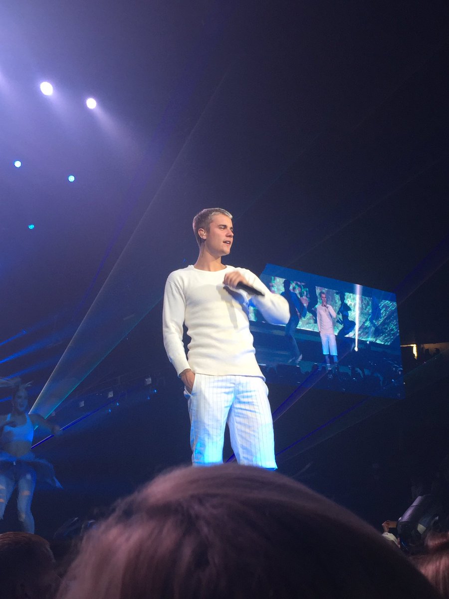 paolamaary's tweet image. Justinnn💜💜 #Round3 #MiNene #Muriendo #MejorNoche #Propusetour😍😍  @justinbieber