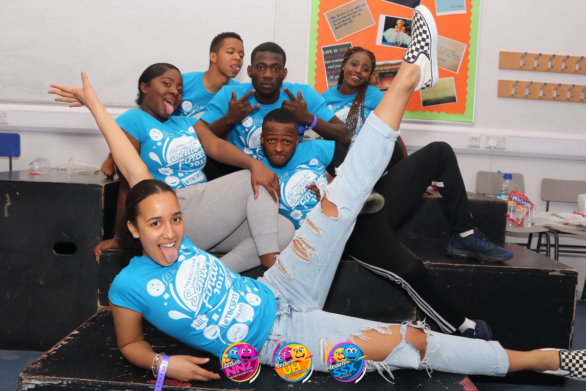 TheBigClash's tweet photo. .@TeamUH_S6 #TeamSSX @TeamSSX_S6 at #TBCSF17 #TheBigClash #DisneyTheme #Blue https://t.co/Yfjv9P2rXb