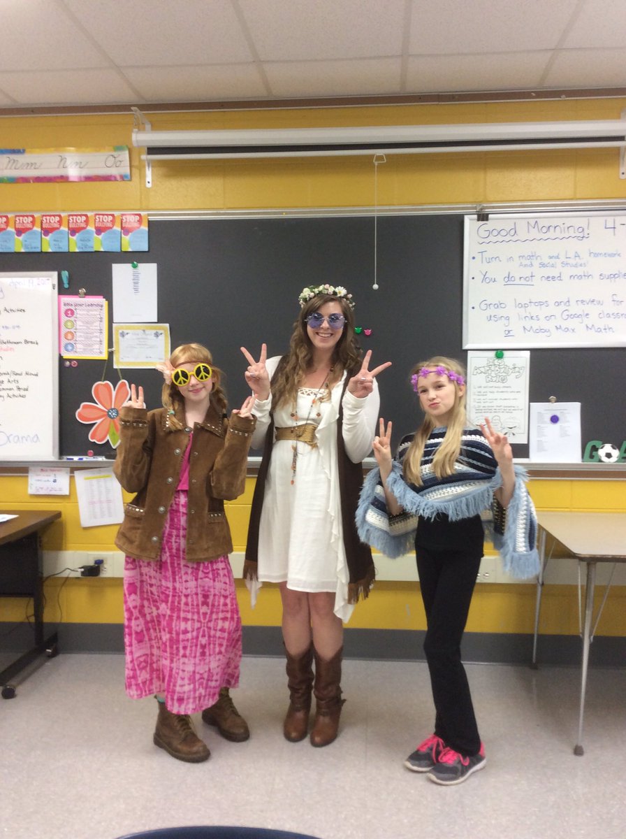 MsKellerhals's tweet photo. Our class had a lot of fun celebrating Decades Day! #ICS #SpiritDay https://t.co/CNw0sUt3uw