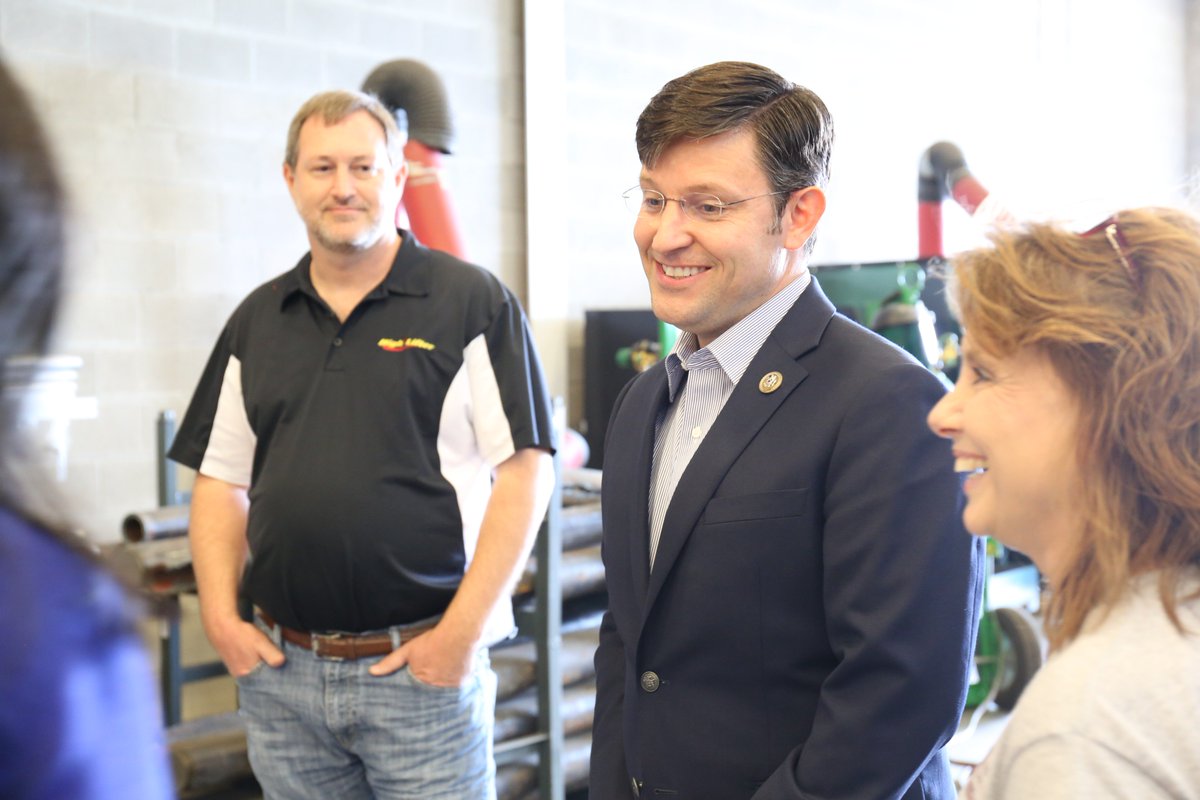 BPCCCavs's tweet photo. TY to @RepMikeJohnson for attending our Open House! We're excited to grow our #AdvancedWelding program working with our industry partners! https://t.co/GHkRYfuRiF