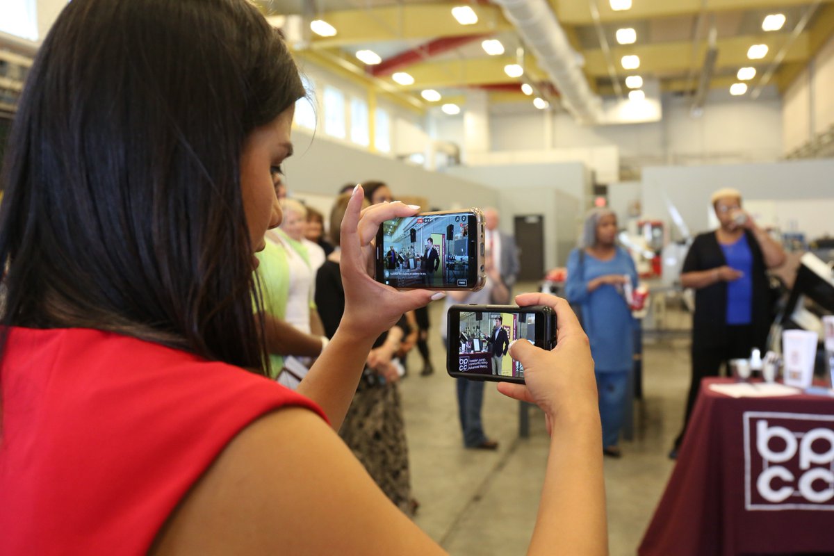 BPCCCavs's tweet photo. TY to @RepMikeJohnson for attending our Open House! We're excited to grow our #AdvancedWelding program working with our industry partners! https://t.co/GHkRYfuRiF