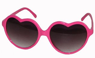DailyBruin_tcg's tweet photo. Hearts, sunglasses, or BOTH in support of proposal 3/5/6, the proposal that supports our UCLA faculty, students, and community! #chtown17 https://t.co/1TkEdmix2M
