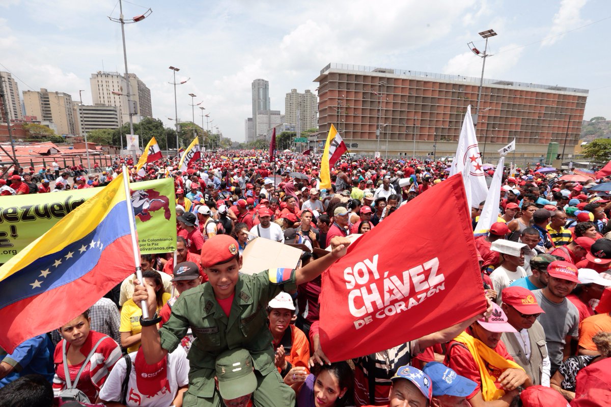 elcalvorivas's tweet photo. #PatriaVenceAlTerrorismo la patria es el pueblo y el pueblo es profundamente chavista. @ConElMazoDando  https://t.co/0kmjP3izo1