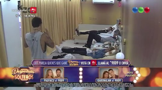 PauuCinema's tweet photo. Ellasπ ellos #LuchoDDS #JenniDDS #LucasDDS #AntoDDS #FacundoDDS #PaulaDDS #KarenDDS #AlanDDS #DespedidaDeSolteros https://t.co/f0nPvzpvfx