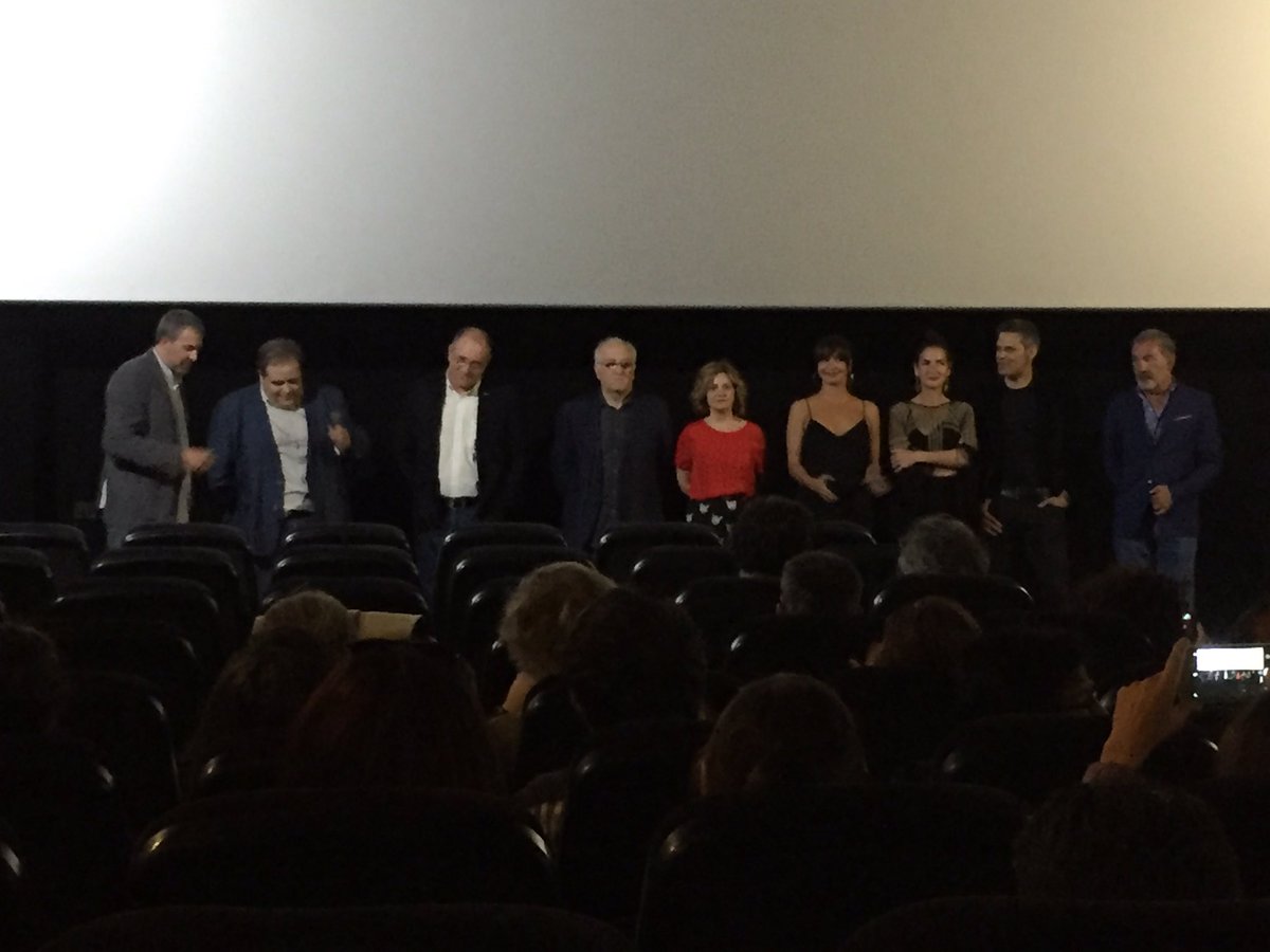 mjimenamatias's tweet photo. La prensa en la Premier de #GarantíaPersonal @cextremadura @Piarmero @Mercherrey @ainhoisima @chateaumarianne https://t.co/zhkNrhx2r7
