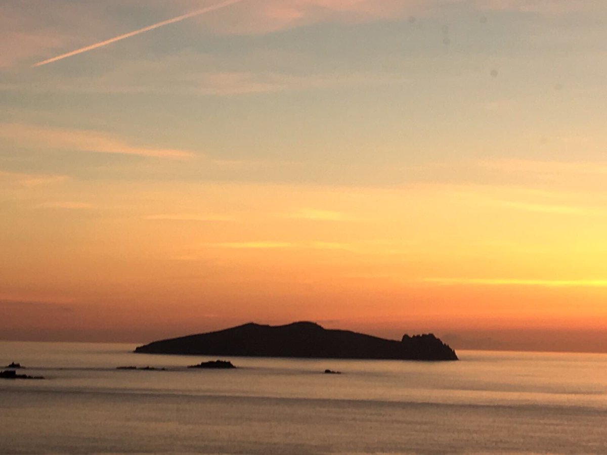 Lig do scíth agus buail chughainn an deireadh seachtaine seo!With the weather due to last for the weekend ensure to pop in #WildAtlanticWay