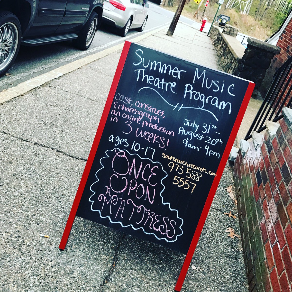 SoulSearchRec's tweet image. On your way out of the studio be sure to check out our board &amp;amp; sign up for our Summer Music Theatre Program, Once Upon A Mattress!! 🎶🎭