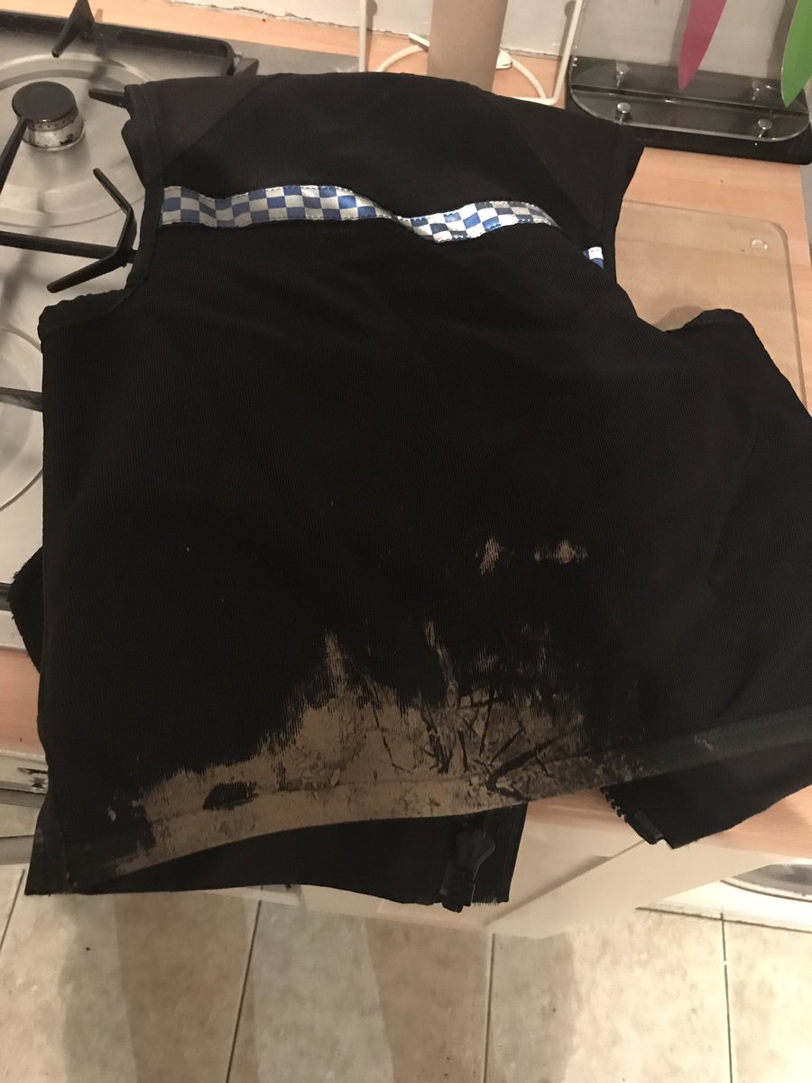 ami9463's tweet photo. Someone had a eventful shift today 😂 #PcDeacon @ClevelandPolice @DurhamPolice @DurhamRPU @ClevelandRPU Mum was on cleaning duty tonight, https://t.co/SIqWX5z8ZP