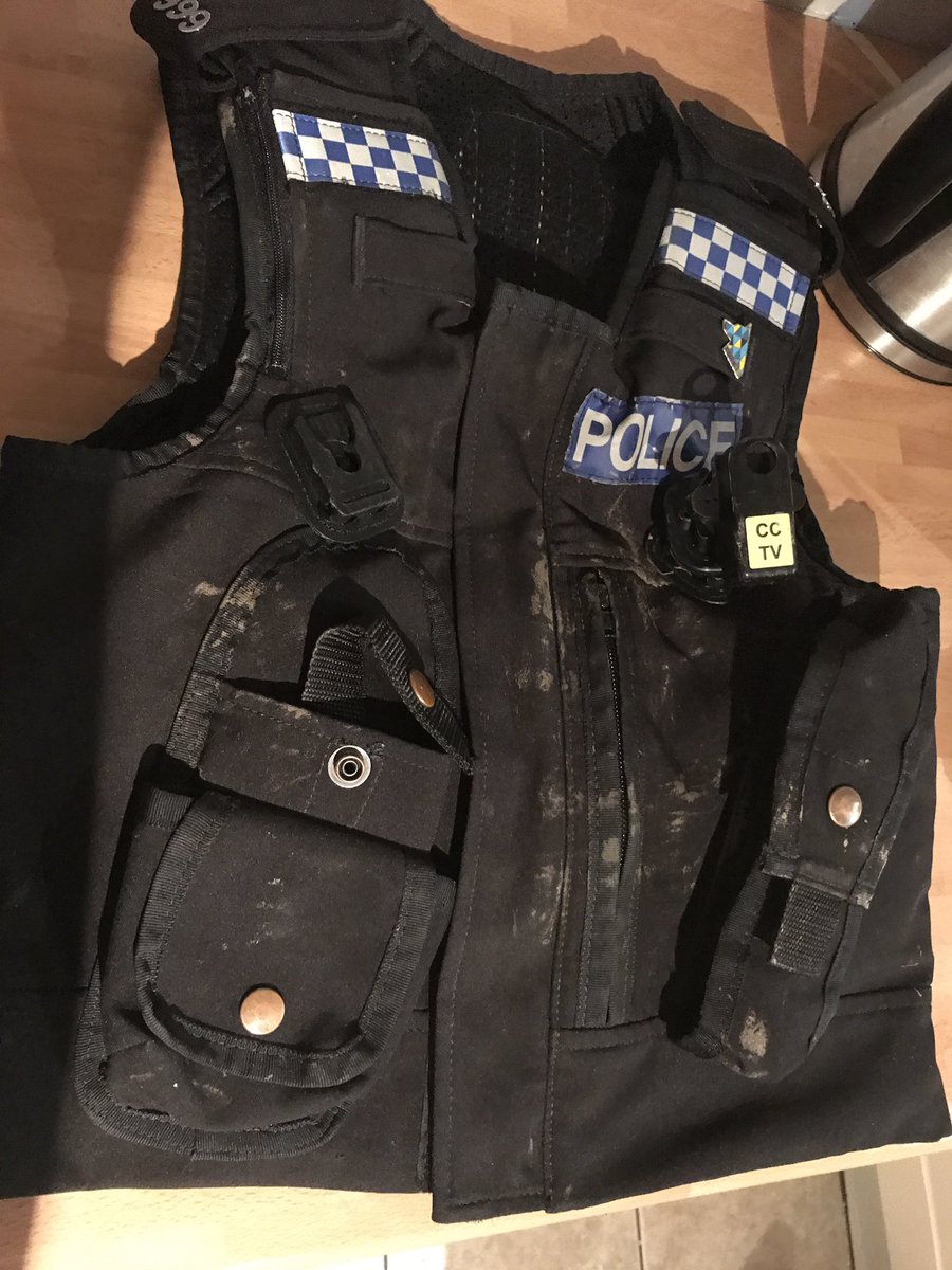 ami9463's tweet photo. Someone had a eventful shift today 😂 #PcDeacon @ClevelandPolice @DurhamPolice @DurhamRPU @ClevelandRPU Mum was on cleaning duty tonight, https://t.co/SIqWX5z8ZP
