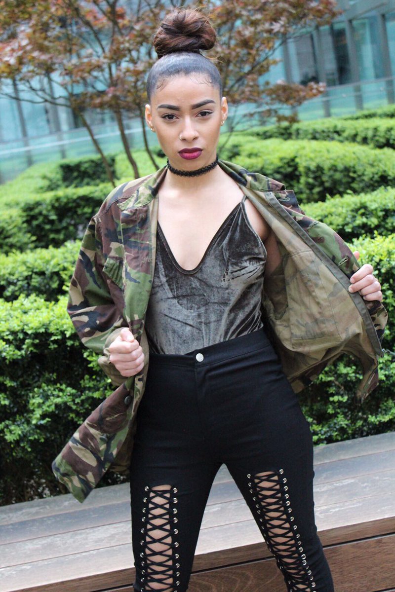 SheSoSxe's tweet photo. @SheSoSxe model @deisy_andriesse on the @a1milz @_blvckmvrket_ photoshoot. Email: shesosxemodels@gmail.com for bookings #SheSoSxe #RT https://t.co/aemA8jSaYA