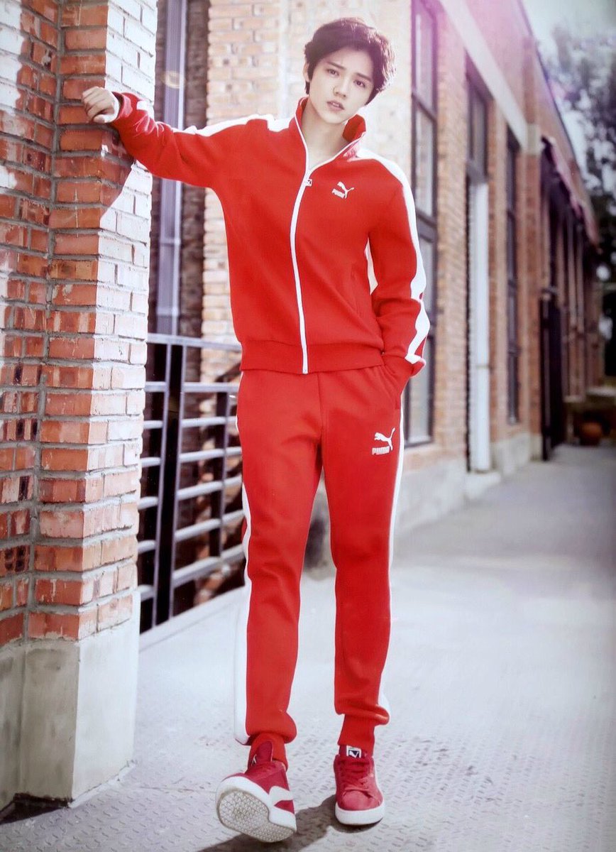 erika0540's tweet photo. 鹿晗センイルチュカヘ🌹

#HappyLuhanDay 
#鹿晗0420生日快乐 
#鹿晗生日快乐 
#생일축하해루한 https://t.co/p74fdl2qgD