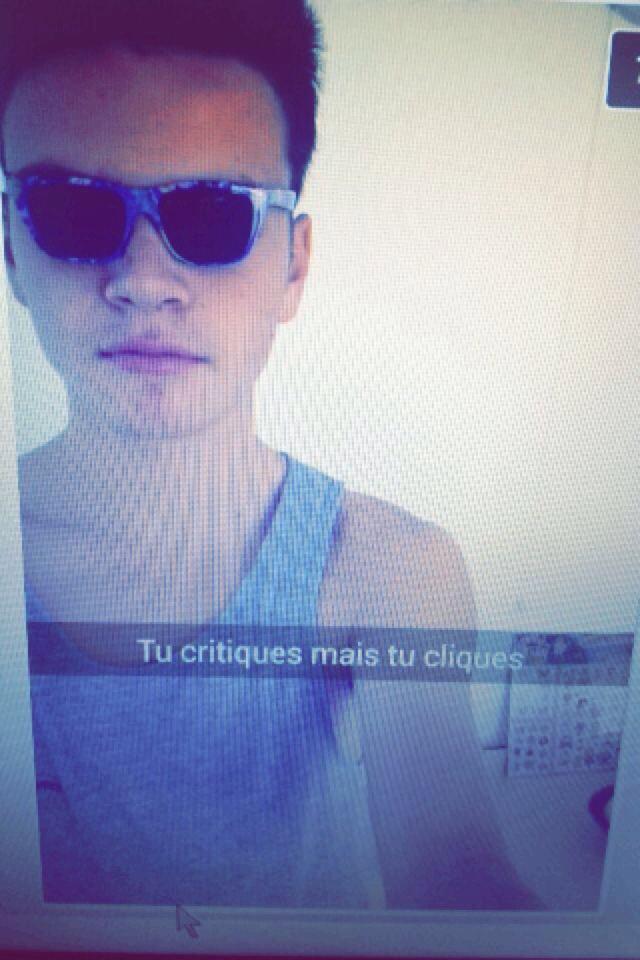 CharlotteGoret's tweet photo. Vous face à mes tweets http://t.co/tGLncptL1B
