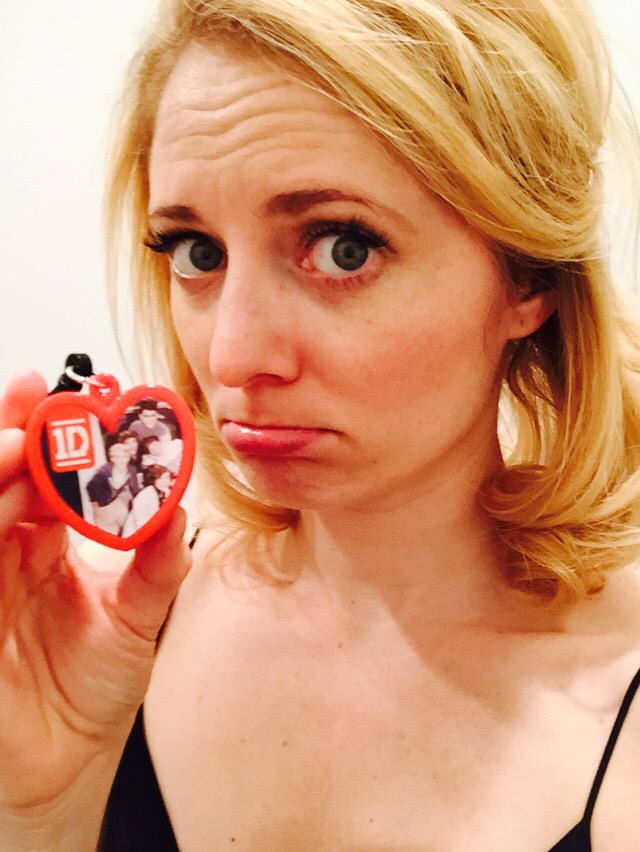 Hayley_Podschun's tweet photo. .@raymondjlee #collectorsitem #OneDirection #anotherdirection http://t.co/nfweVDZ4Gp
