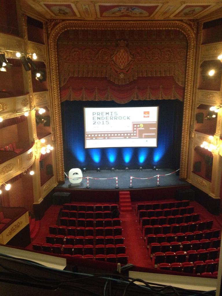 enderrock's tweet photo. Mireu quin goig el Teatre Municipal de Girona! Preparats per demà? #PremisEnderrock http://t.co/rxAcgHZl4x