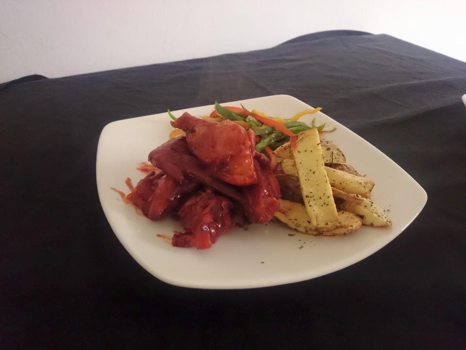 yuvaCAmacho's tweet photo. Hora de alitas :) Tamayo entre Lizardo García y Baquerizo Moreno #UIO http://t.co/ofCbLPRsgL