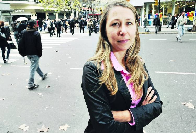 EntreLineas883's tweet photo. @myriambregman, abogada en causas de lesa humanidad perteneciente al #Ceprodh y #PTS,con @EmaHerreraOK y @PaatoBarrio http://t.co/Xm0rvToOmz