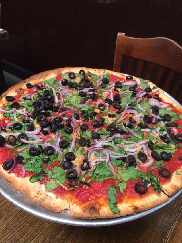 PJda13th's tweet photo. 13love veggie pizza 😁 http://t.co/GMDl9IDwER