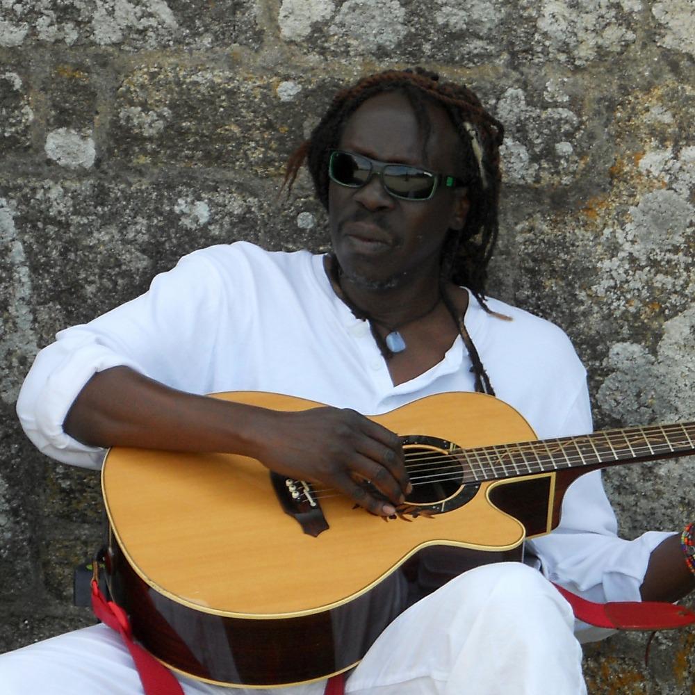 IshangoMilele's tweet photo. Geoffrey ORYEMA work on his new CD. A Belgian production. http://t.co/Mp45l01rN0 http://t.co/WcLluriPV5