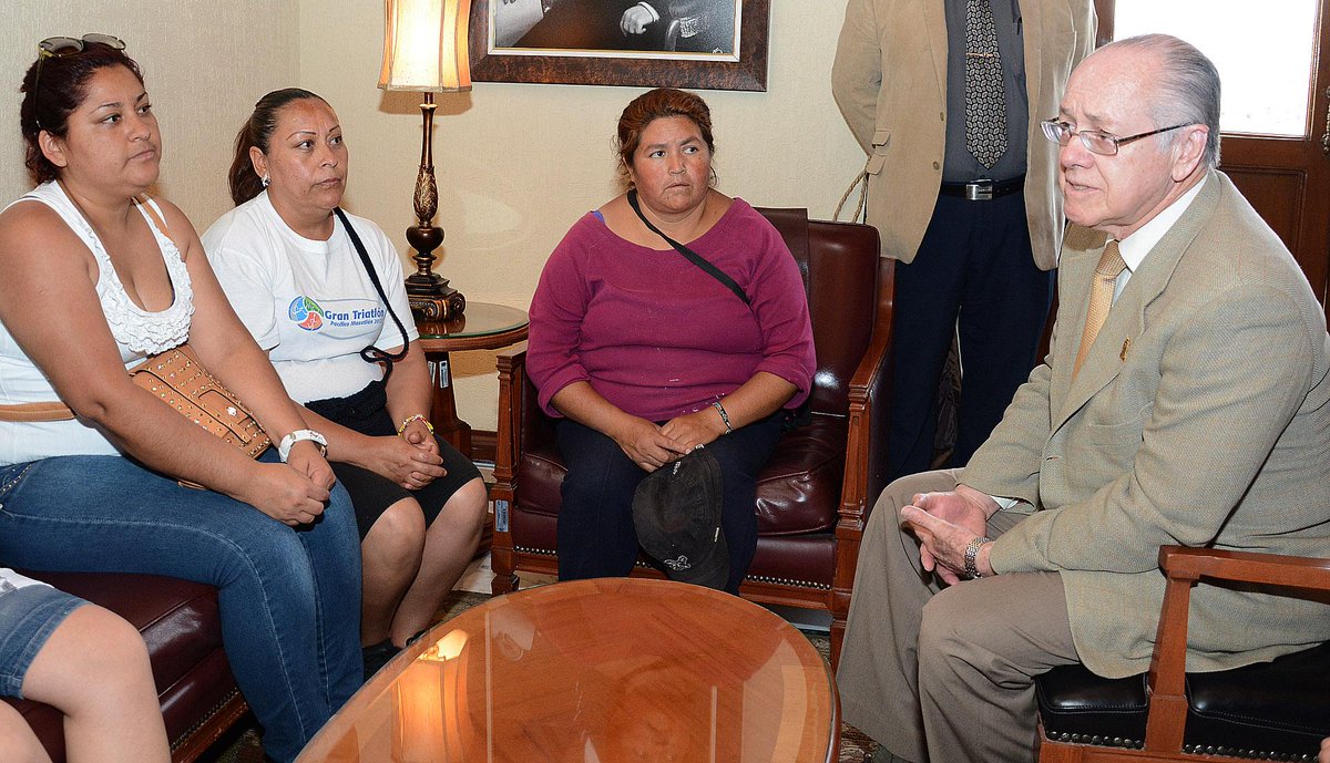 O_Villasana's tweet photo. Me reuní con la familia de Marcos Iván, a quienes les reiteré nuestro apoyo para localizar al pequeño. http://t.co/lwWuvwXJpJ