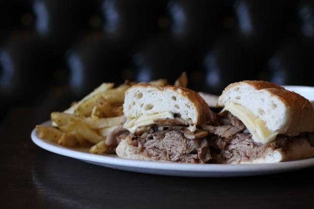 MalarkysNB's tweet photo. Wednesday at #Malarkys we've got our $9 Prime Rib #Sandwich #dinner! #DineNB #FoodPorn http://t.co/MjcmAEqcpa